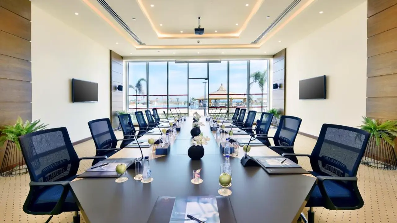 الفندق توليب الجلالة ماجستيك - العين السخنة